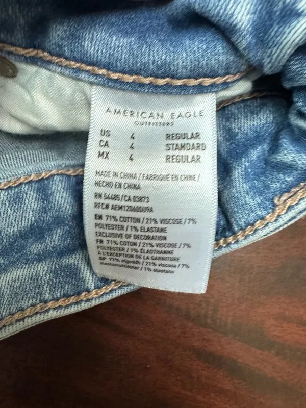 American Eagle Next Level Stretch Super Hi-Rise Flare V-Waist Jeans Size 4 - Image 7