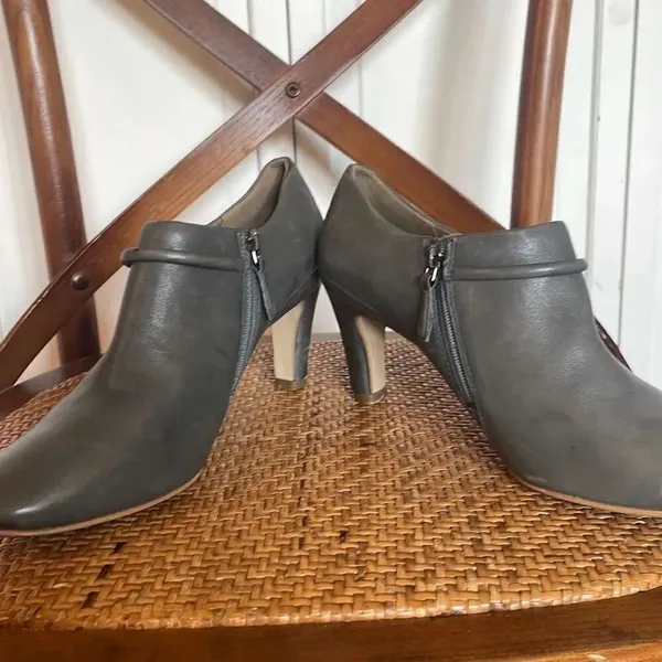 Ecco Nephi buckle leather bootie grey - Image 10