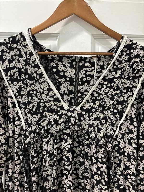 Free People Like You Best Boho Mini Dress Size Medium Black/White Floral Ruffle - Image 5