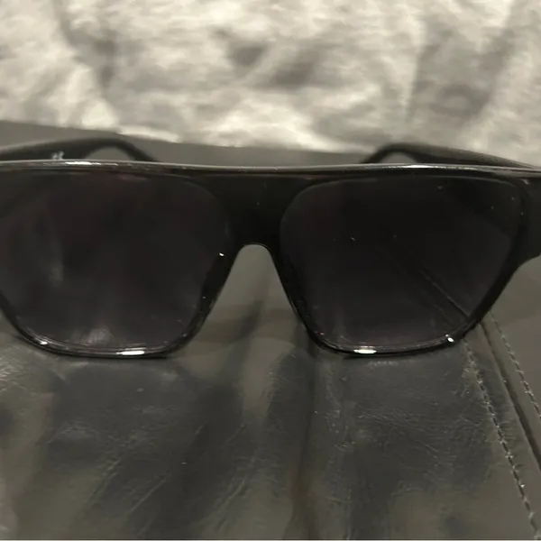 Black Sunglasses - Image 7