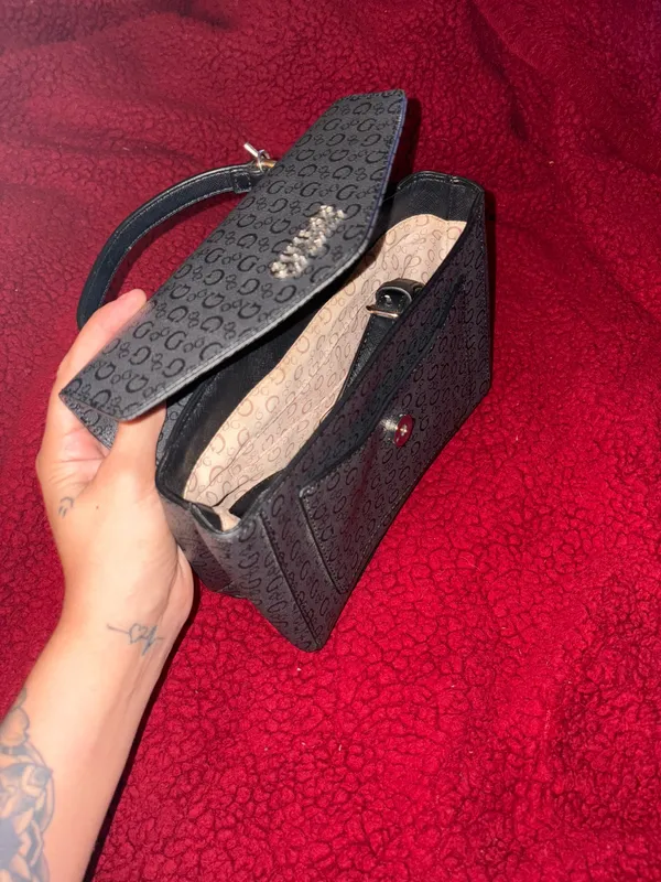 Guess Handbag Small - Image 4