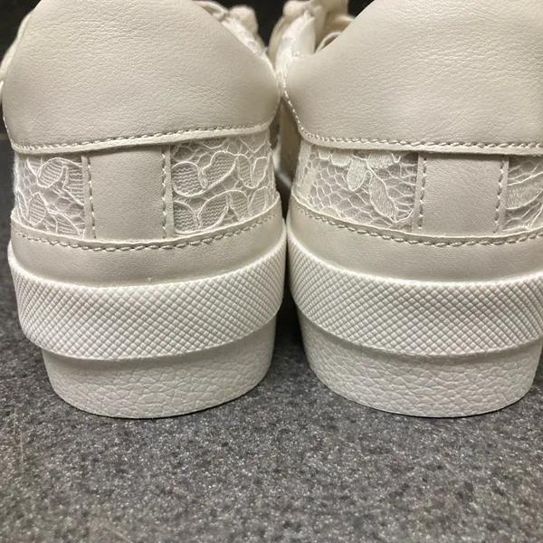 Dolce Vita Cream Women's Sneakers - Image 4