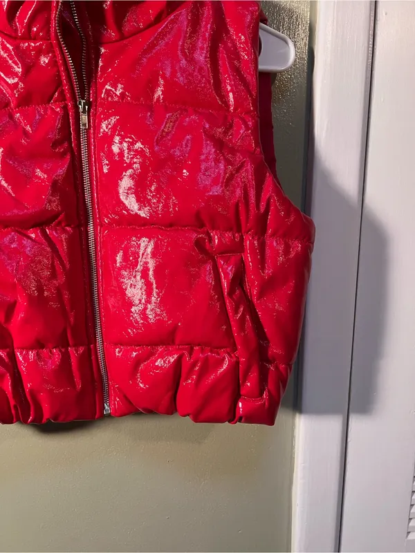 Ambiance Outerwear Women’s Size Large Puffer Vest Patent Bright Red Polyurethane - Image 5