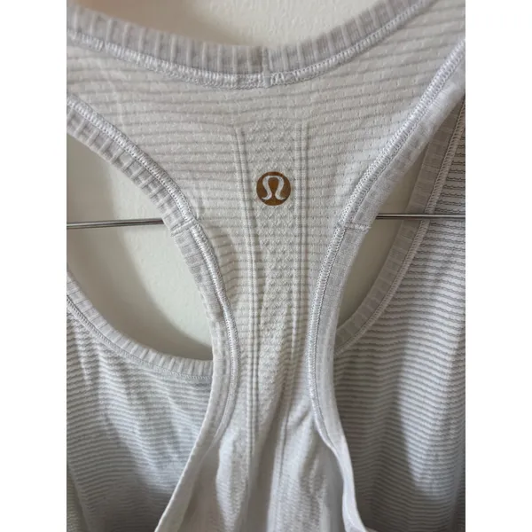 Lululemon Swiftly Tech Racerback Tank Top Grey White Striped Size 6 Slim Fit - Image 3
