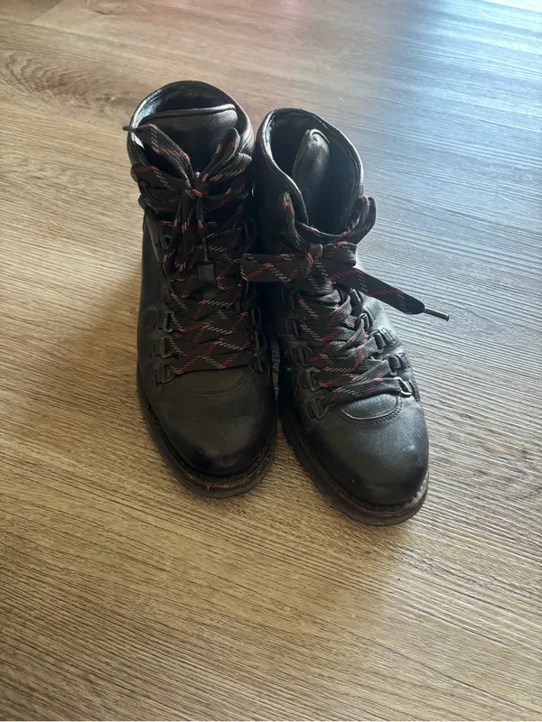 Frye Black Leather Lace-Up Hiker Boots with Red-Accented Laces - Image 6