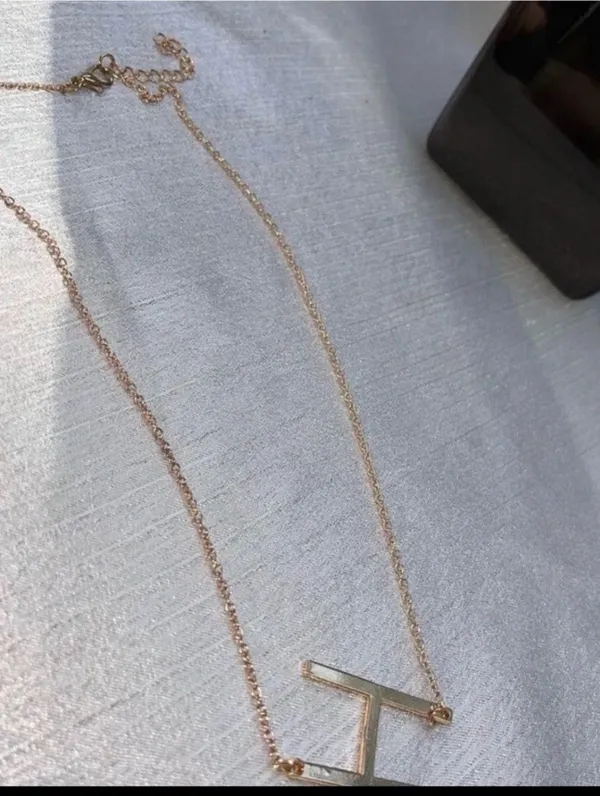 Gold Tone 'H' Pendant Necklace - Image 2
