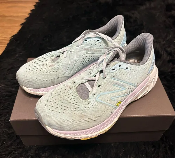New Balance 860 fresh foam athletic training running lace up shoes sneakers - Image 2