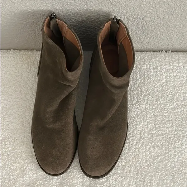 Gentle Souls by Kenneth Cole Women's Size 5.5 Slouchy Emma Leather Ankle Boot - Image 5