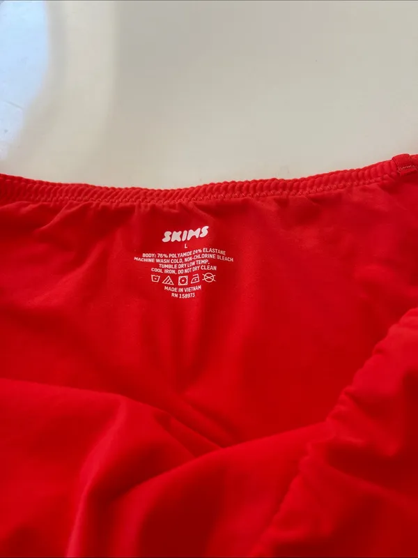 SKIMS Strapless Thong Bodysuit, size Large, Bright Orange/Red, NEW no tag. - Image 4