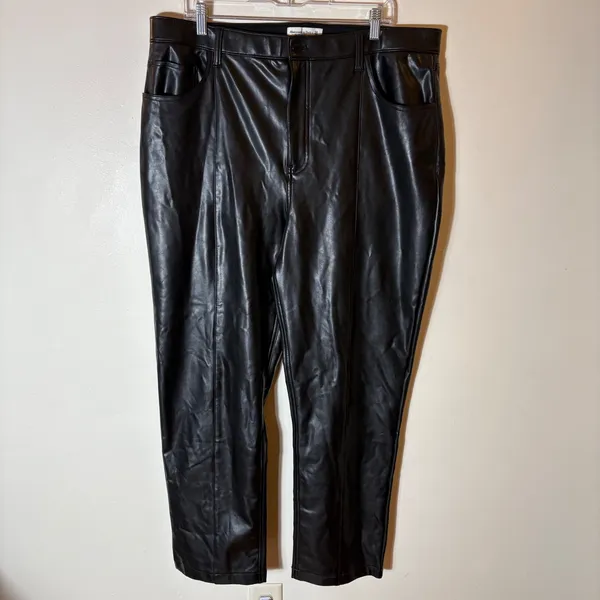 Abercrombie & Fitch‎ Women's Black Vegan Leather 90s Straight Pant Size 18 - Image 2