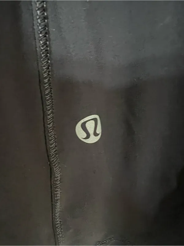 Lululemon Runbeam Hoodie in Black Athletic Long Sleeve Shirt Size 12 - Image 11