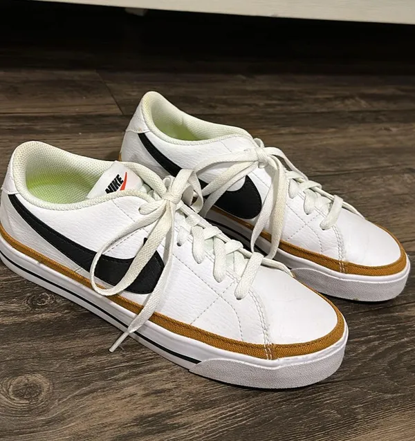 Nike Shoes  - Image 3