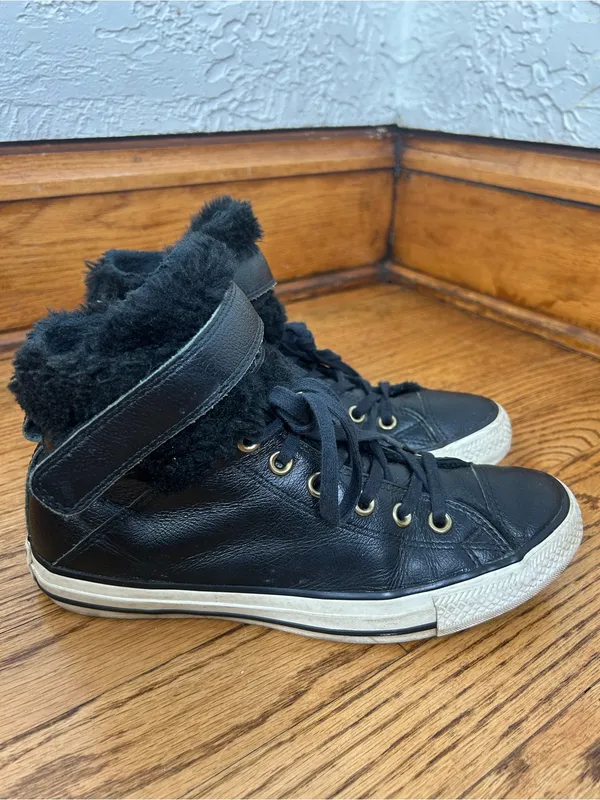 CONVERSE Chuck Taylor All Stars Leather Faux Fur High Top Sneakers Size 8.5 - Image 2
