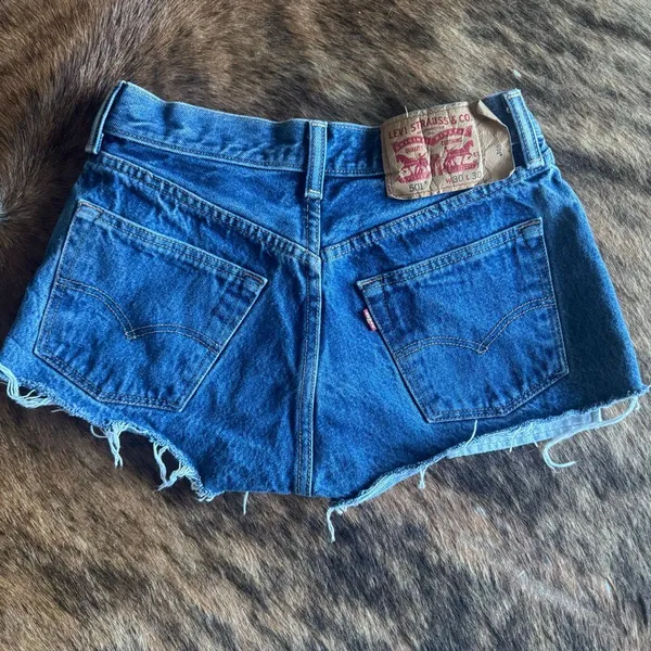 Vintage 90’s Levi’s 501 High Rise Button Fly Jeans Distressed Size 28 - Image 5
