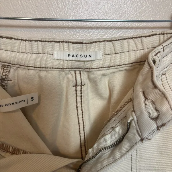PacSun Women's‎ Elastic Waist Cargo Pants Utility Pockets Beige Size Small - Image 4