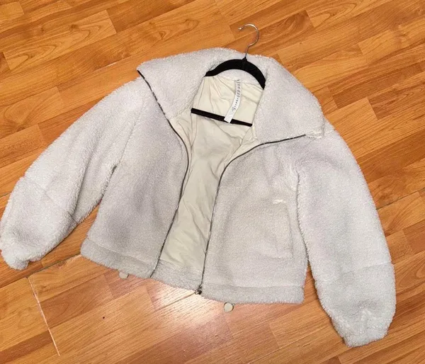 Lululemon Sherpa Jacket - Image 5