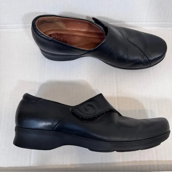 Clarks Artisan Black Leather Clogs Women’s 8 Comfort Shoes Slip On Fall - Image 6