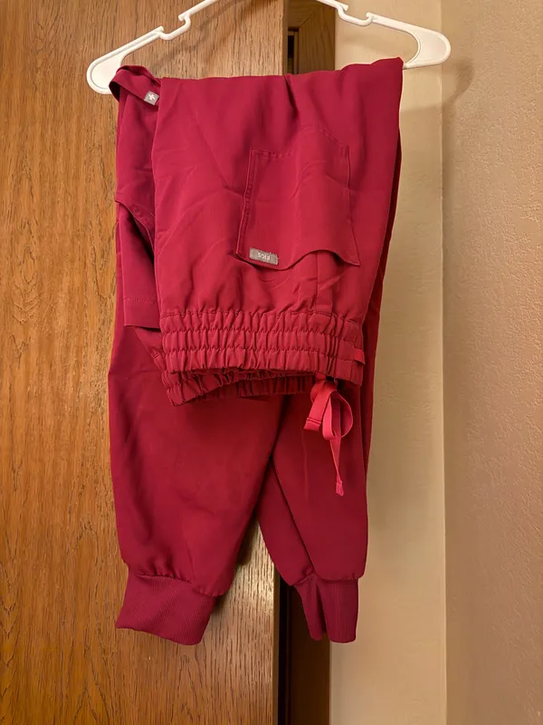 FIGS Scrubs - Image 3