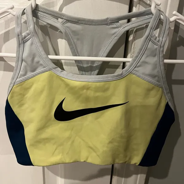 Women’s Nike Sports Bra Medium Support Size S - Image 4
