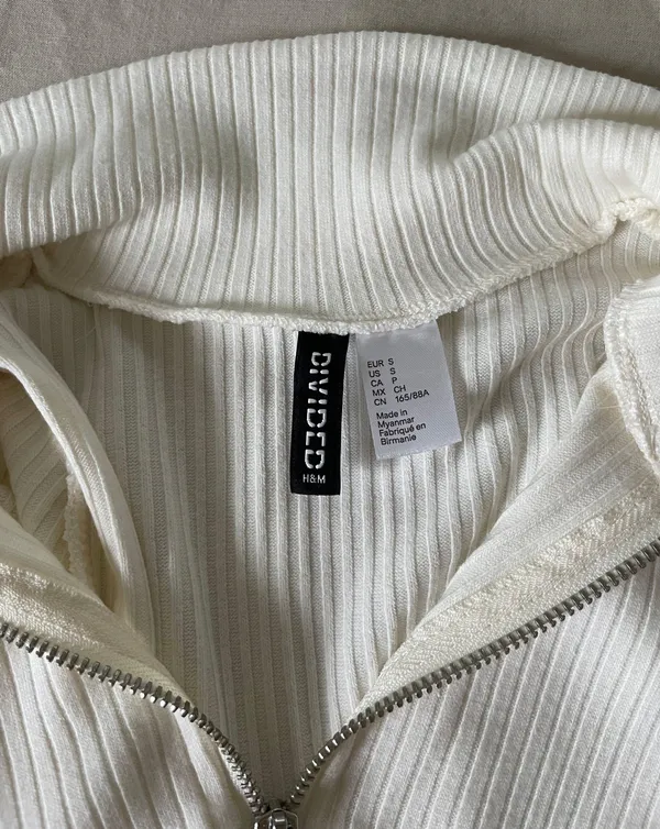 H&M Cropped Zip Up Top - Image 2