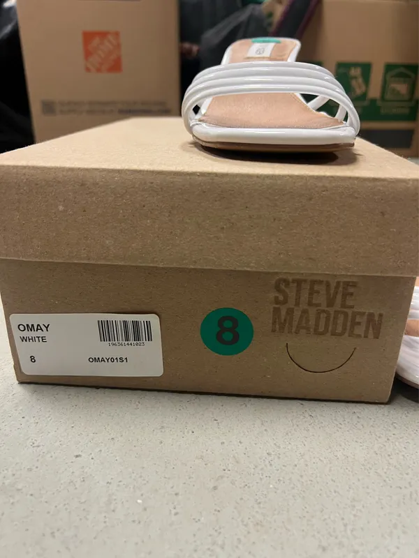 NWT NEVER WORN Steve Madden Omay White Strappy Block Heel Sandals - Image 3