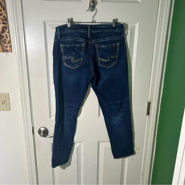 Silver Jeans Co. Women's Boyfriend Mid Rise Slim Leg Jean - Image 7