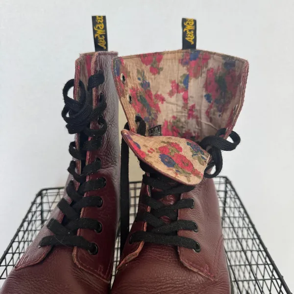Dr. Martens Stratford Oxblood Leather Floral 9-Eye Combat Boots Women’s 8 - Image 10