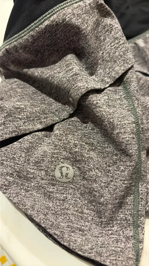 High-Rise Lululemon Grey Speed Up 2.5" Shorts size 0 - Image 4