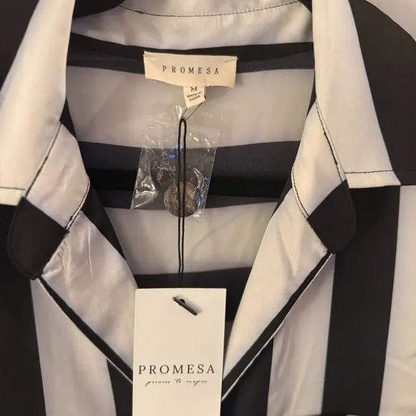 NWT Medium Promesa Black and White Striped Button Down Blouses Top - Image 3