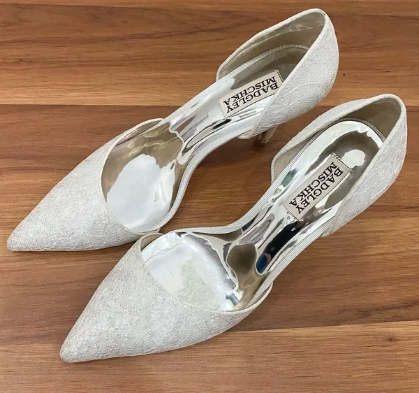 Badgley Mischka “Lola” d’Orsay Pumps White/Silver Lace Wedding Heels Size 8 - Image 3