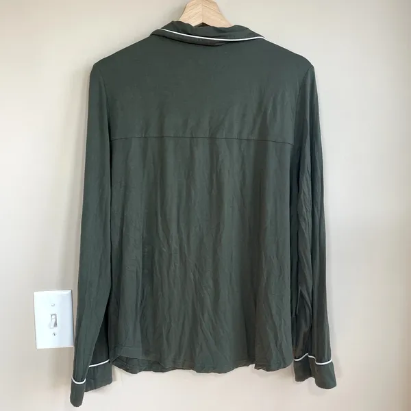 Cozy Earth bamboo stretch knit forest green long sleeved‎ pajama top women's M - Image 8
