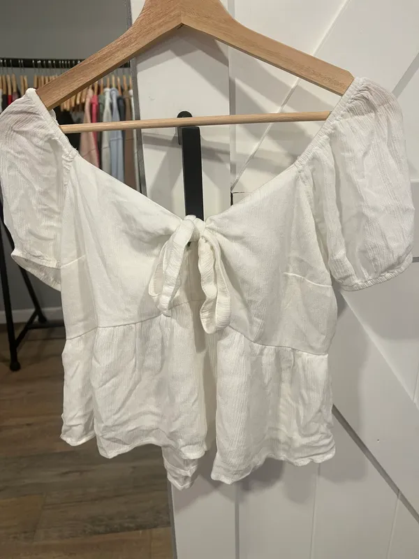 Hollister white  top - Image 3
