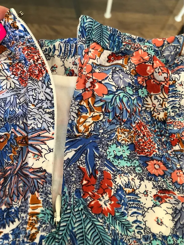 Forever 21 Floral Skirt in Blue, Red & White Size Small - Image 11