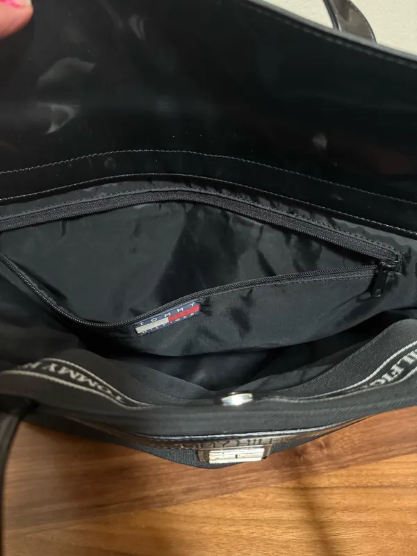 Tommy Hilfiger Black Tote Bag - Image 7