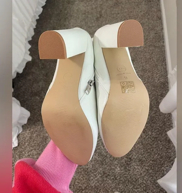 Pretty Little Thing NWOT white booties - Image 5