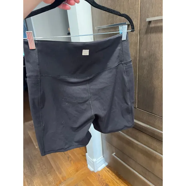 Vuori black biker shorts size XL 5" inseam - Image 2