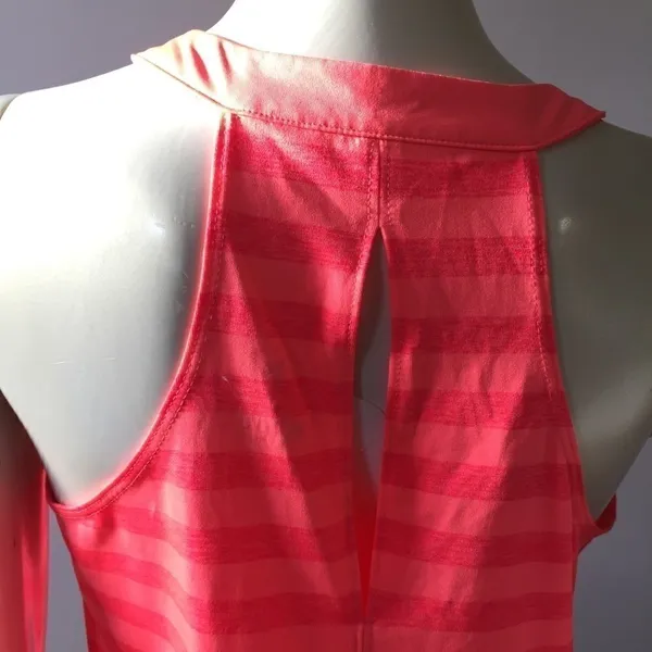 Old Navy Coral color active keyhole back Top‎ - Image 6