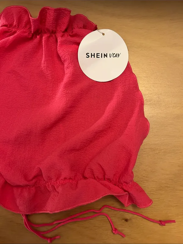 Free with Bundle only!! New Women’s Shein crop Top pink size Medium - Image 3