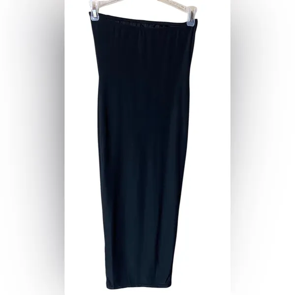 Pretty Little Thing Petite 00 Bandeau Black Maxi Dress NWT 💞 - Image 3