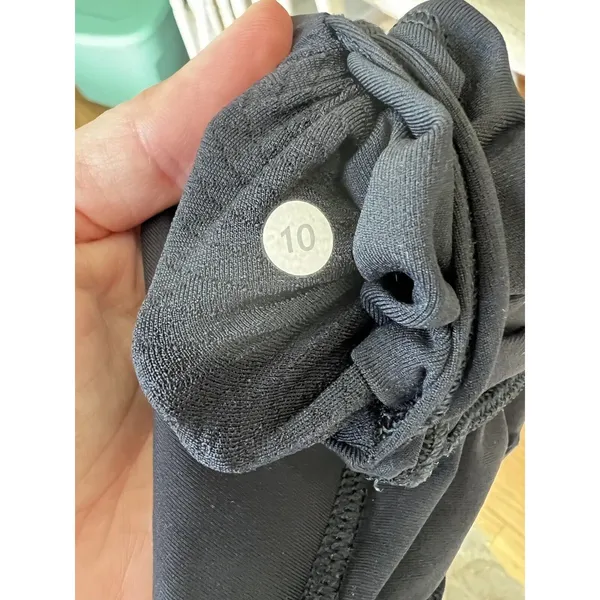 Lululemon Pants 10 black crop‎ leggings Reflective mesh back panel Athletic - Image 4