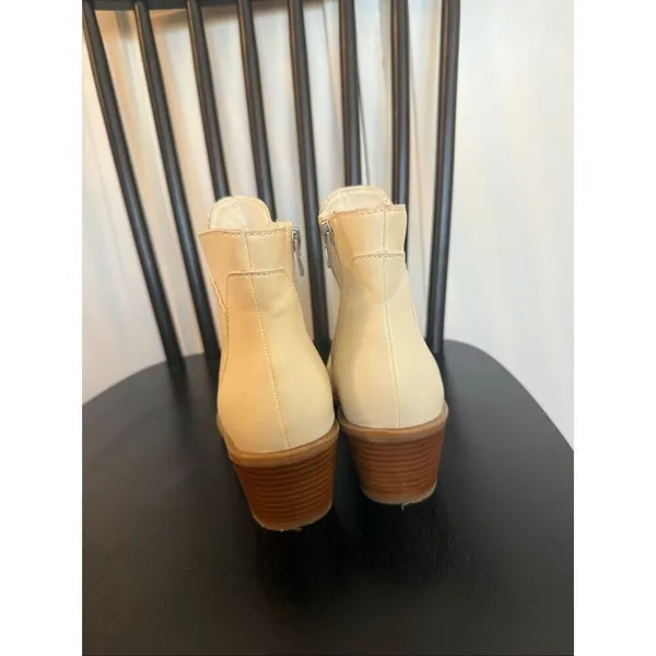 Dolce Vita Salome white point toe booties size 6 - Image 7