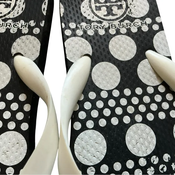 Tory Burch women’s sandals size 8 black white polka dot foam flip flops - Image 3