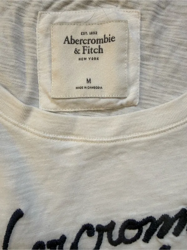 Abercrombie and Fitch Long Sleeve Script Writing Top Size Medium - Image 5