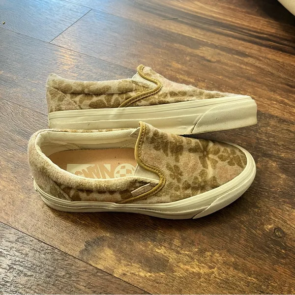 Vans // 98 Groovy Floral Shoe Slip On Size 7 - Image 3
