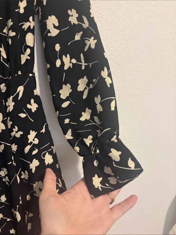 Black Floral Long-Sleeve Midi Dress - Classic Cream floral Print tie back waist - Image 3
