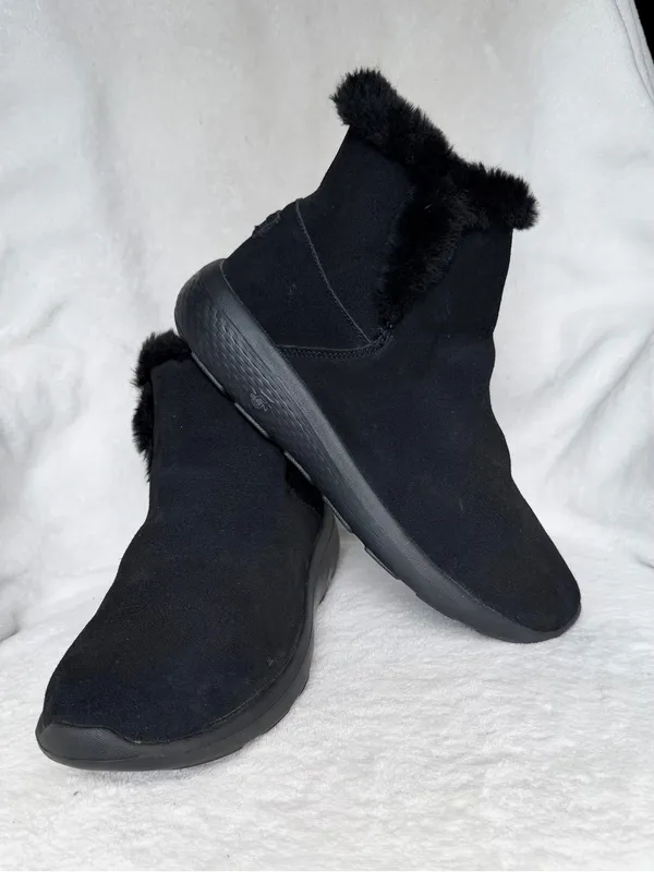 Skechers Boots Womens 9.5 On the Go Joy Bundle Up Winter Bootie 14610 Black Sued - Image 2
