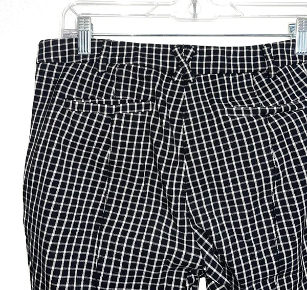 Essential Slim Black & White Plaid Print Cropped Pants - Image 9