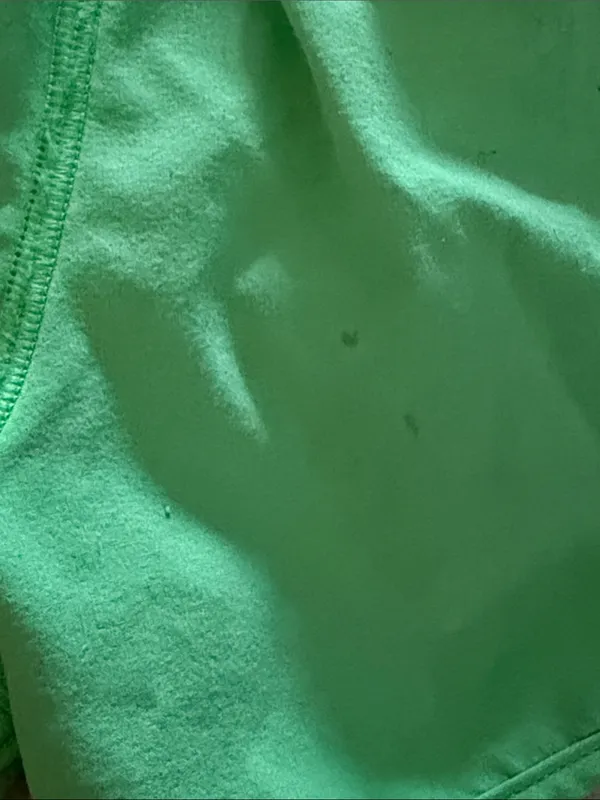 Lululemon Hotty Hot Shorts Low Rise 2.5” Lime Green Women’s Size 2 - Image 11
