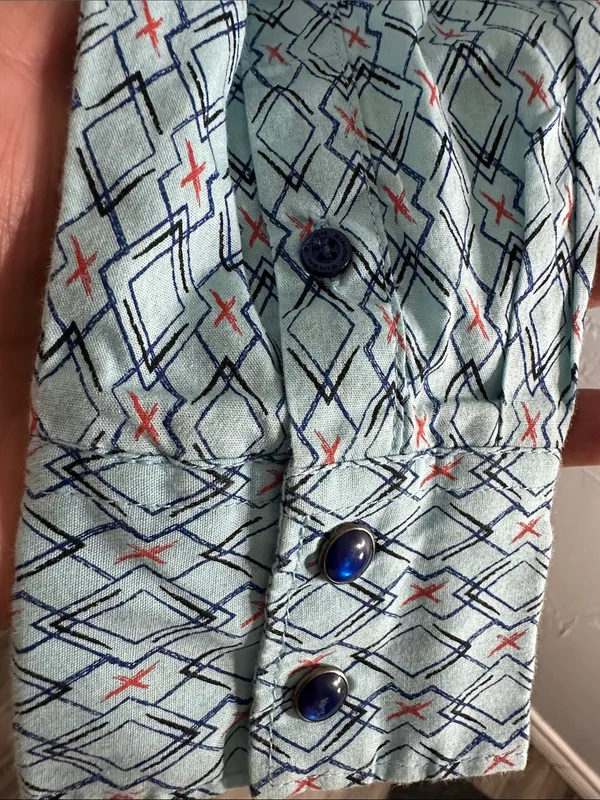 Cinch Women's Light Blue Printed Button-Down Shirt - Image 8