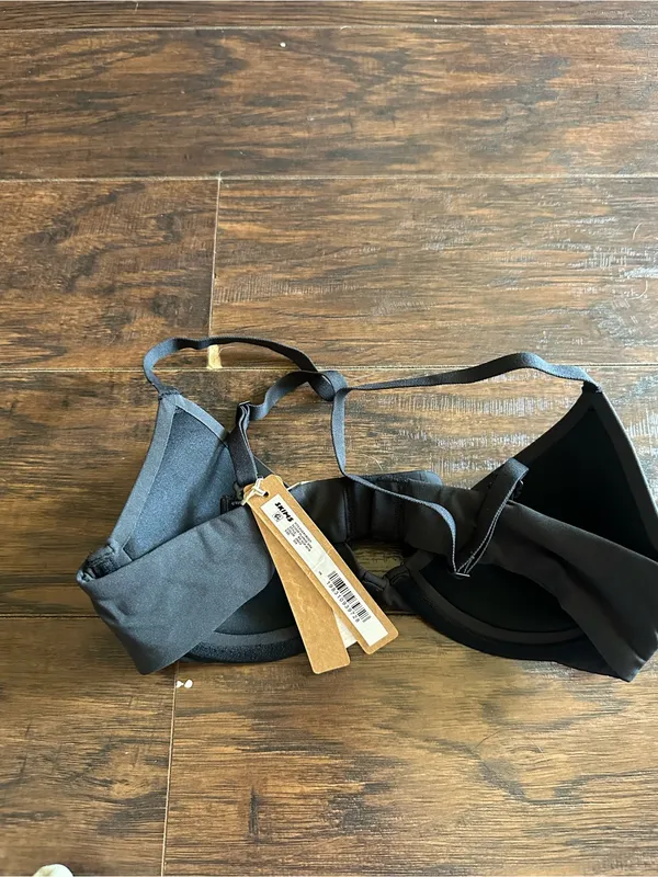 SKIMS NWT fits everybody scoop plunge bra color Onyx 32A - Image 4